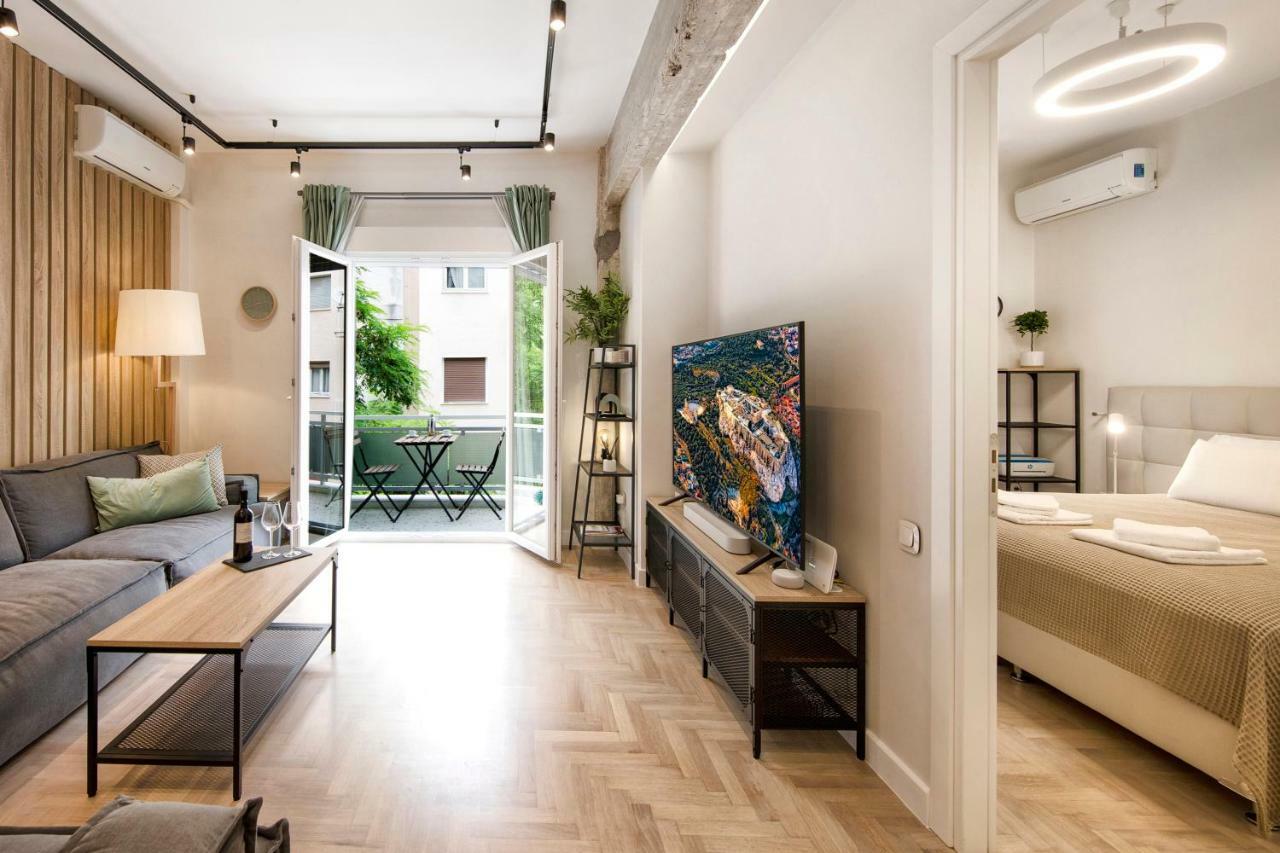 Stunning Αpartment Ιn Τhe Heart Athens. Apartment Luaran gambar