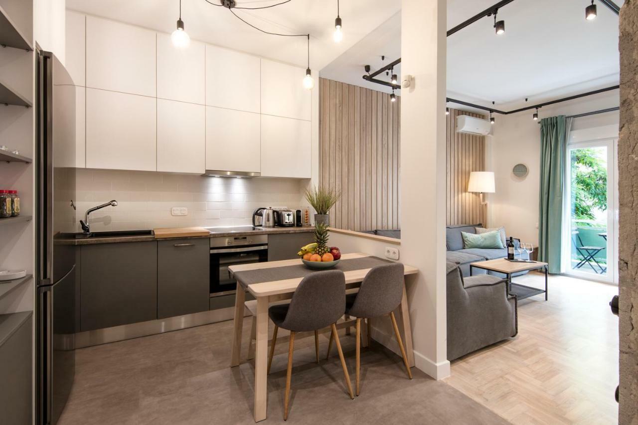 Stunning Αpartment Ιn Τhe Heart Athens. Apartment Luaran gambar