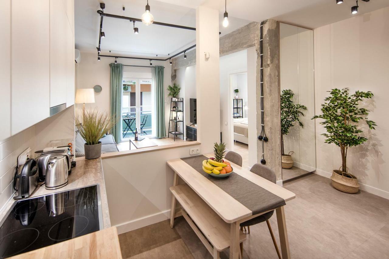 Stunning Αpartment Ιn Τhe Heart Athens. Apartment Luaran gambar