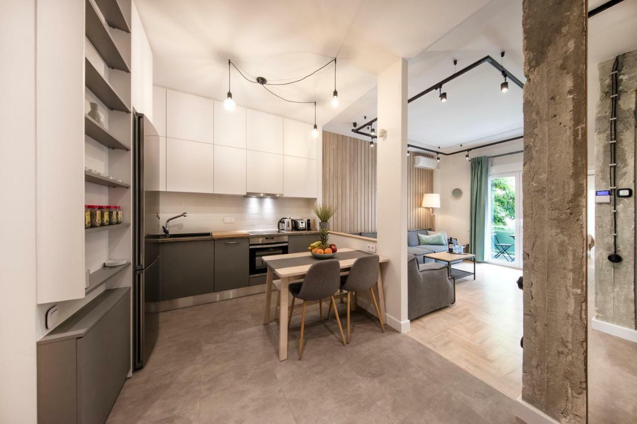 Stunning Αpartment Ιn Τhe Heart Athens. Apartment Luaran gambar