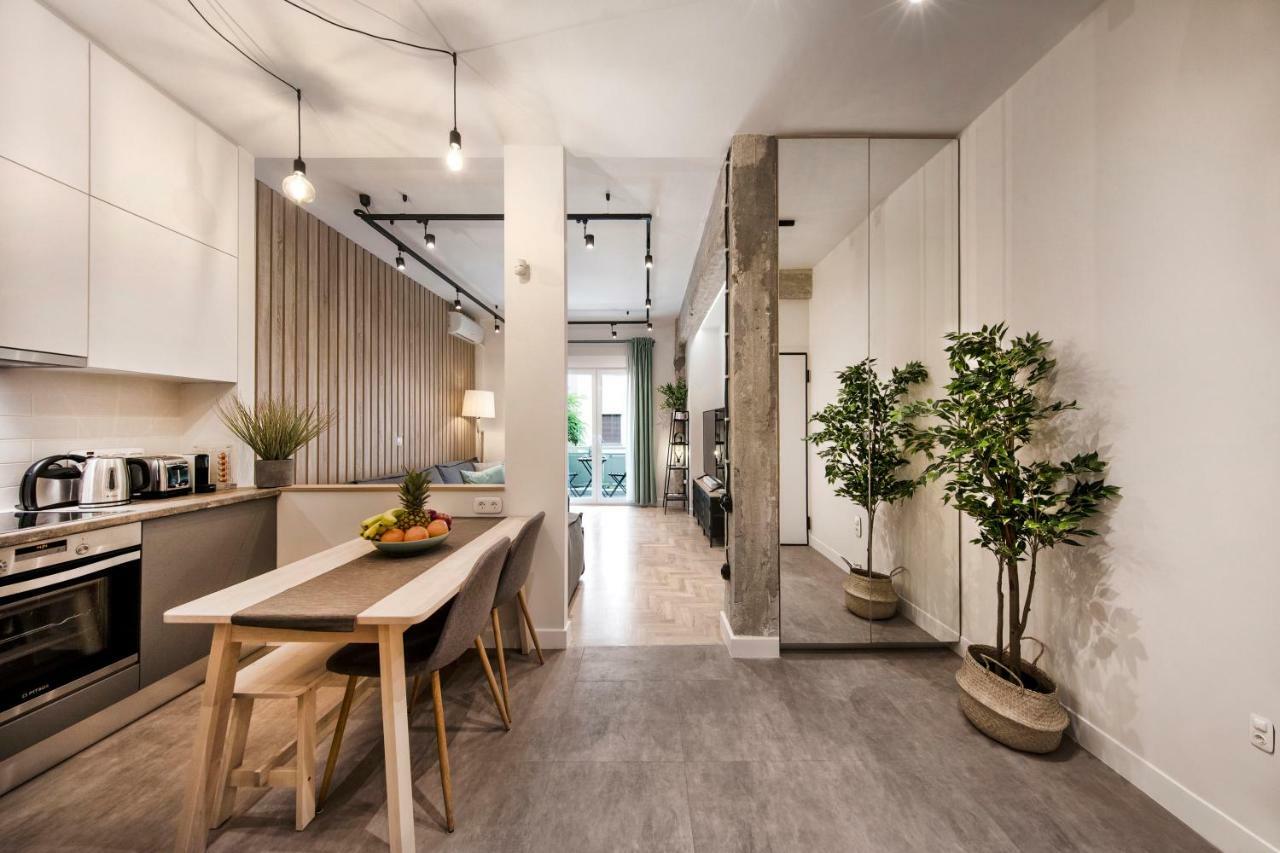 Stunning Αpartment Ιn Τhe Heart Athens. Apartment Luaran gambar